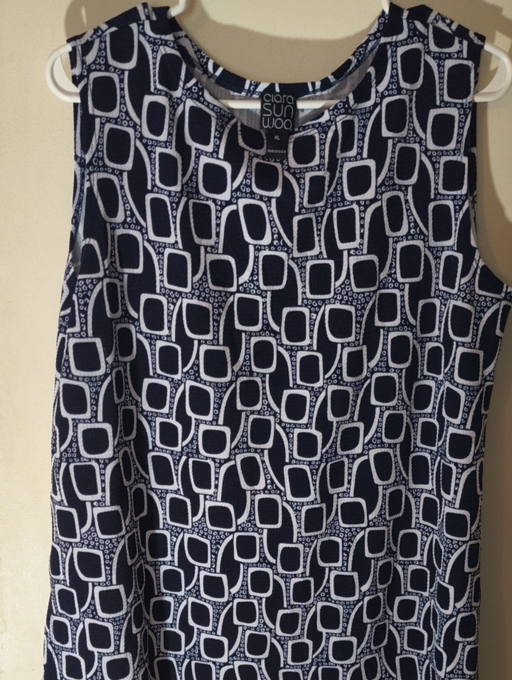 CLARA SUNWOO Navy and White Sleeveless Geometric Print Tank